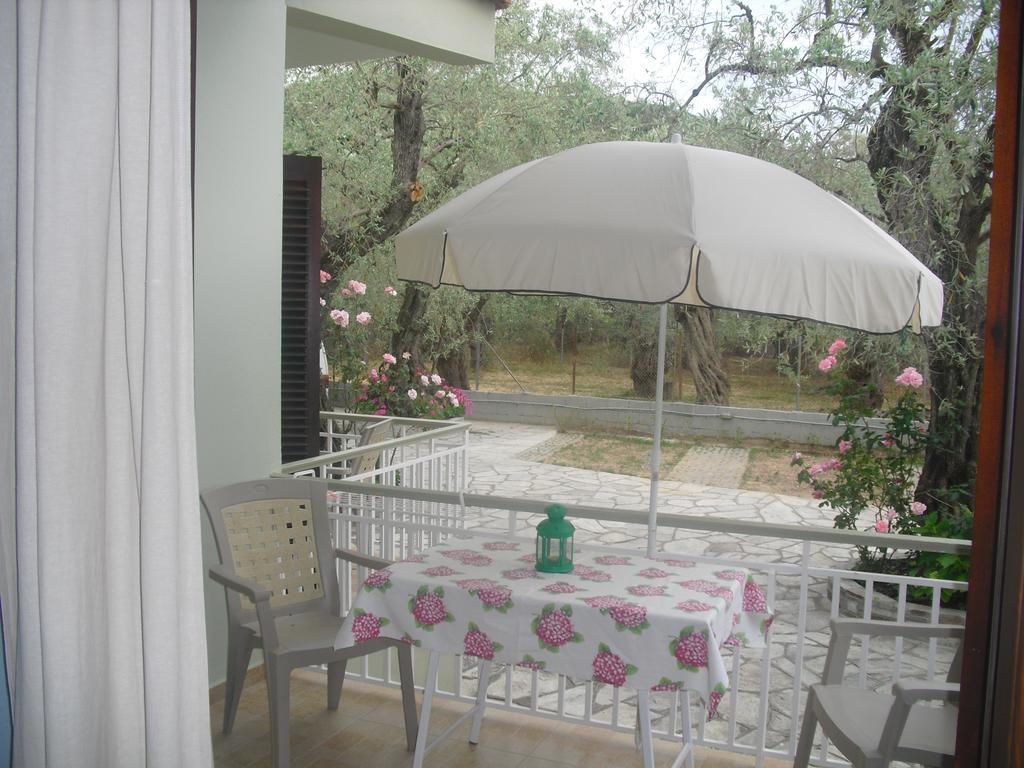 Guesthouse Irene Afissos Quarto foto