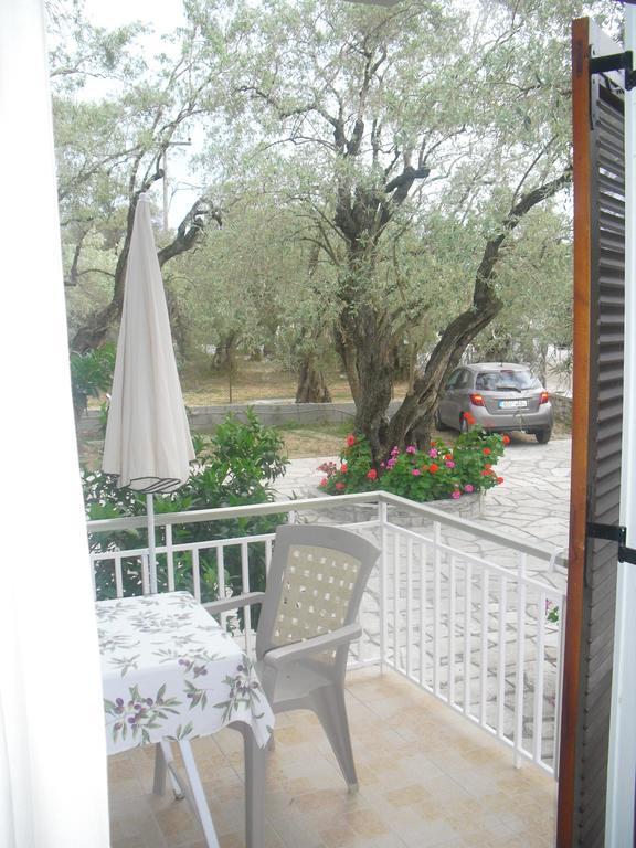 Guesthouse Irene Afissos Exterior foto