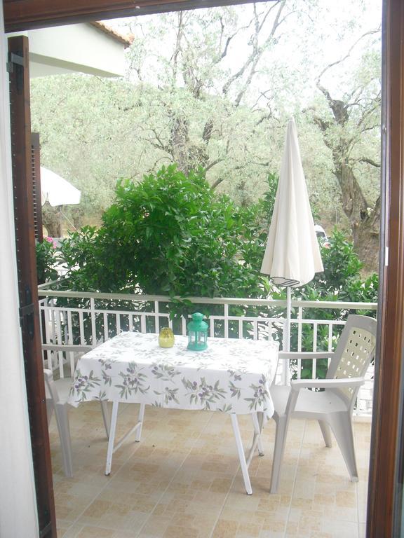 Guesthouse Irene Afissos Exterior foto